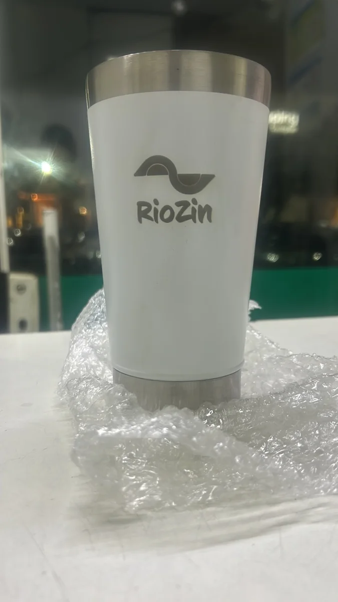 Logo da empresa em copo